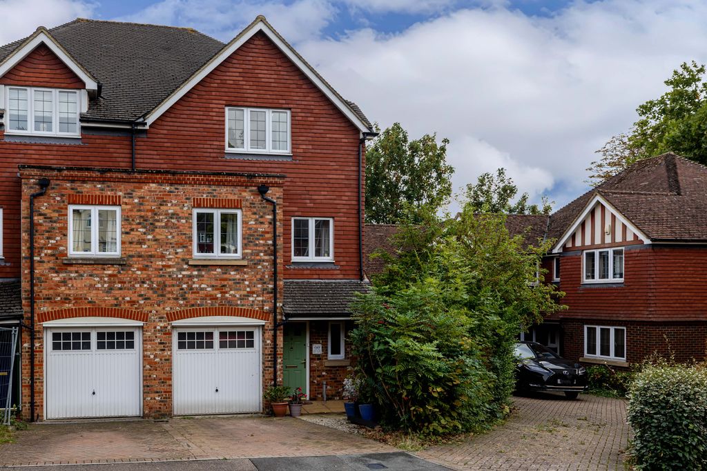 St. Denys Close